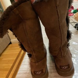 Authentic UGG brown boots. So warm and Comfortable!